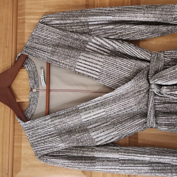 Alice + Olivia Katina Gathered Midi Dress - Picture 3 of 8